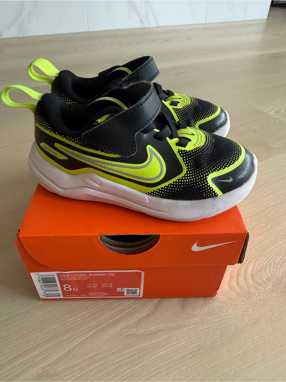 Nike Preschool Black & Neon Yellow Hook-and-Loop Sneakers Toddler 8C